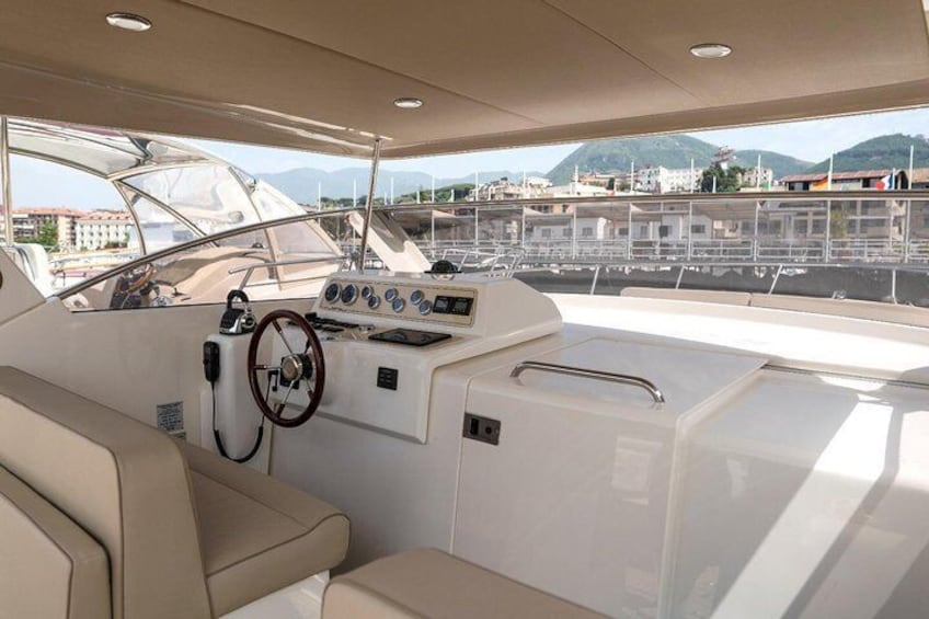 Luxury Charter No restricted destination (Free Day at sea)