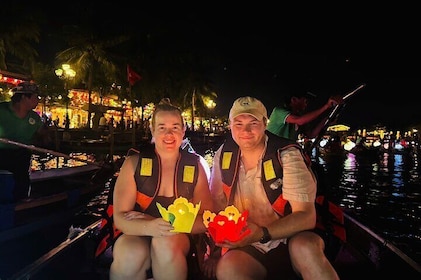 Tour della città pomeridiano e serale di Hoi An (15:30) - Mercato notturno ...