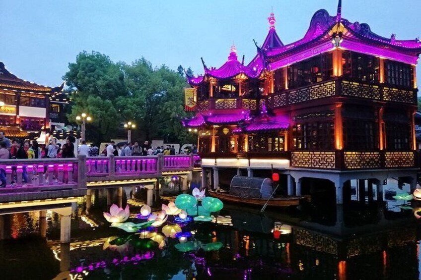 Shanghai Private Night Tour with Dim Sum Dinner