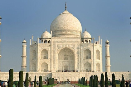 Guide Services in Agra for Taj Mahal Sunrise or Sunset and Fort
