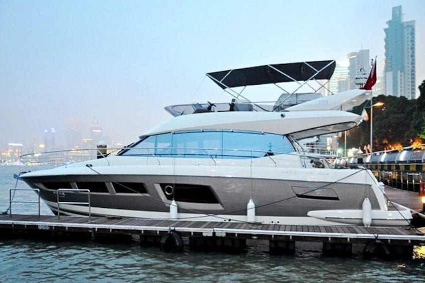 Shanghai Luxury VIP Night Cruise with Private Charted Yacht and Transfer-