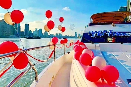 Shanghai VIP Night Cruise with Private Yacht and Dinner Option