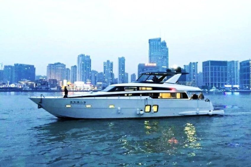 Shanghai Luxury VIP Night Cruise with Private Charted Yacht and Transfer-