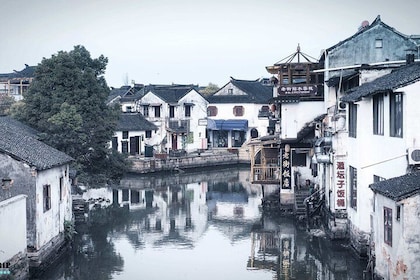 Tongli Water Village Private Day Tour - Jiayin Hall & Tuisi Garden & Boat T...