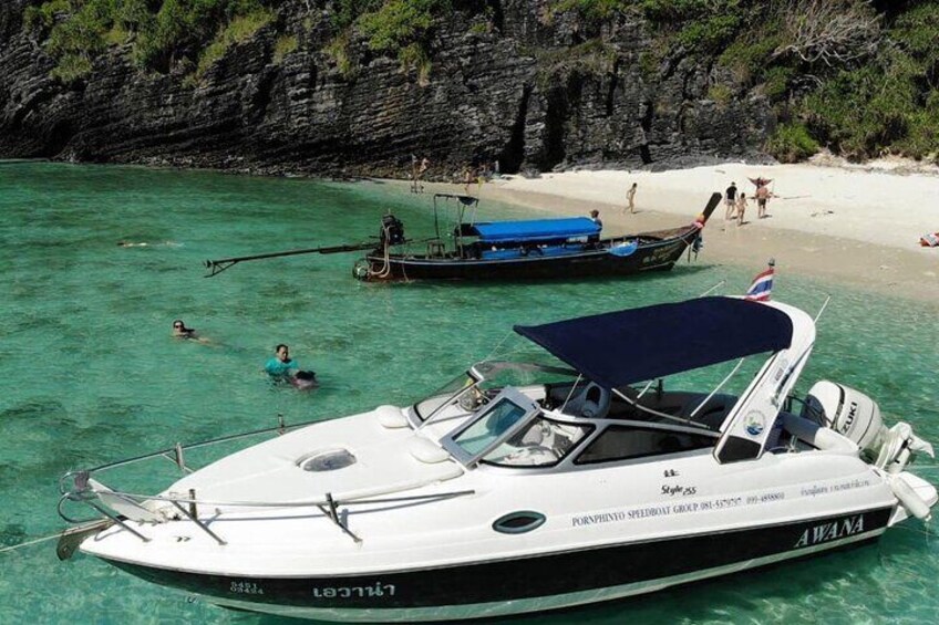 Private VIP Boat to Phi Phi Islands