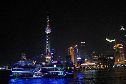 Private Tour: Huangpu River Cruise and Bund City Lights Evening Tour of Sha...