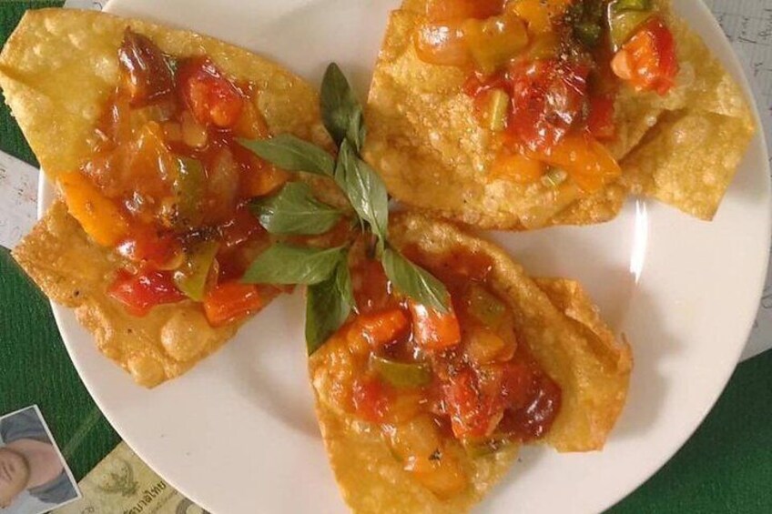Fried wonton or Hoanh thanh 