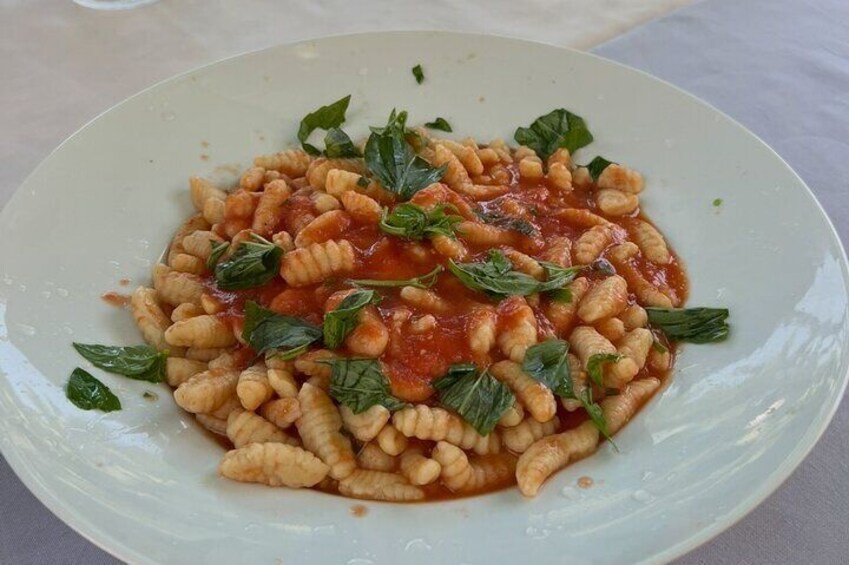 The kitchen of the sun: fresh pasta