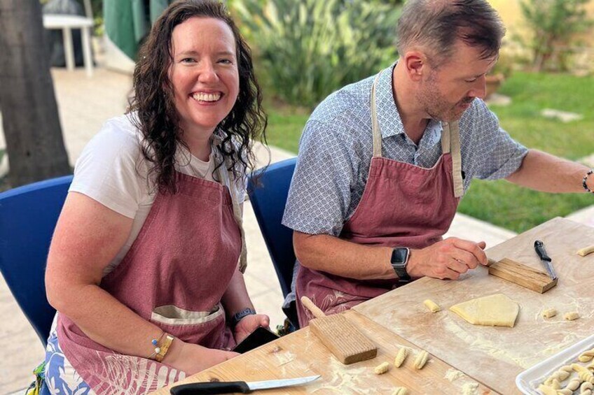 Fresh pasta cooking lesson in the garden