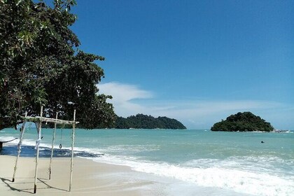 Whispering Sea At Pangkor Island + Lunch (Private Guided Tour)