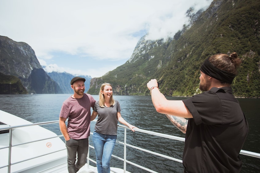 Milford Sound Vista Coach & Cruise Full Day Tour