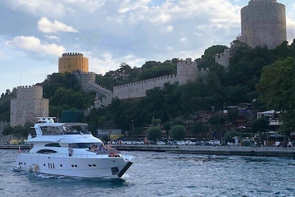 Bosphorus Luxury Lunch Cruise & Black Sea Swimming Experience