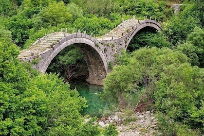 6 Day Tour to Charming Villages, Vikos Gorge, Mountains & Castles