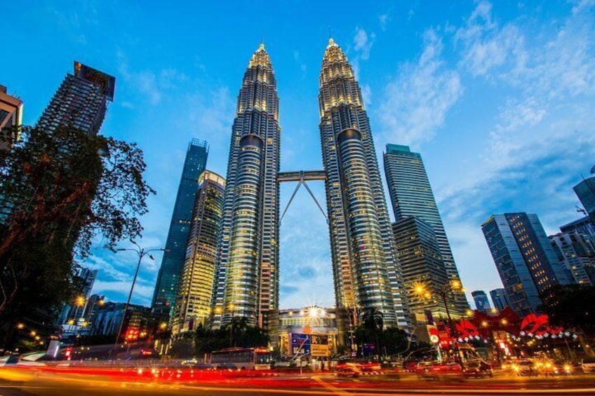 Chauffeur: Kuala Lumpur to Singapore Car Transfer