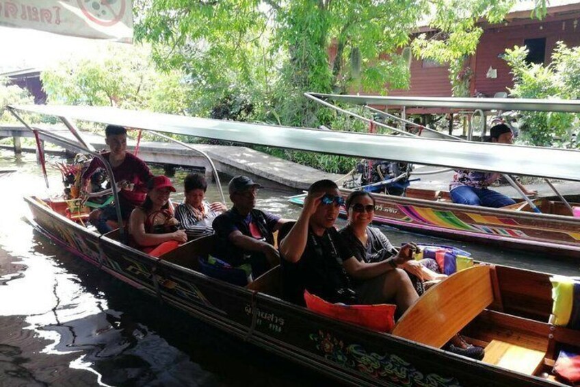 DamnoenSaduak Floating Market and Maeklong Railway Market Tour