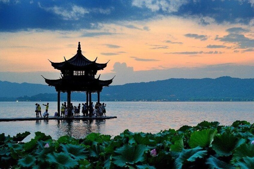 2-Day Hangzhou and Wuzhen Water town Private Tour with All Inclusive Option