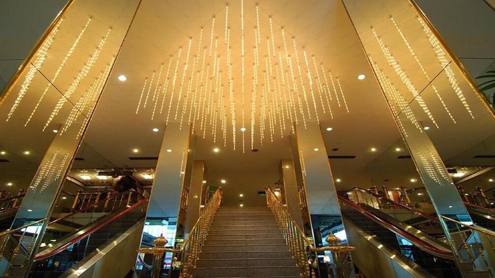 Bangkok 4 Star Hotel with Transfers and Dinner Cruise