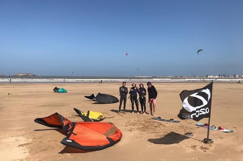 Kitesurf lessons in a group of minimum two and maximum of four persons. The group is led by an instructor with his assistant. One kite equipment per two persons. 