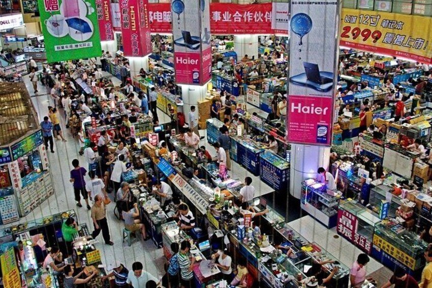 Shenzhen Private Shopping Tour with Local Shopping Guru