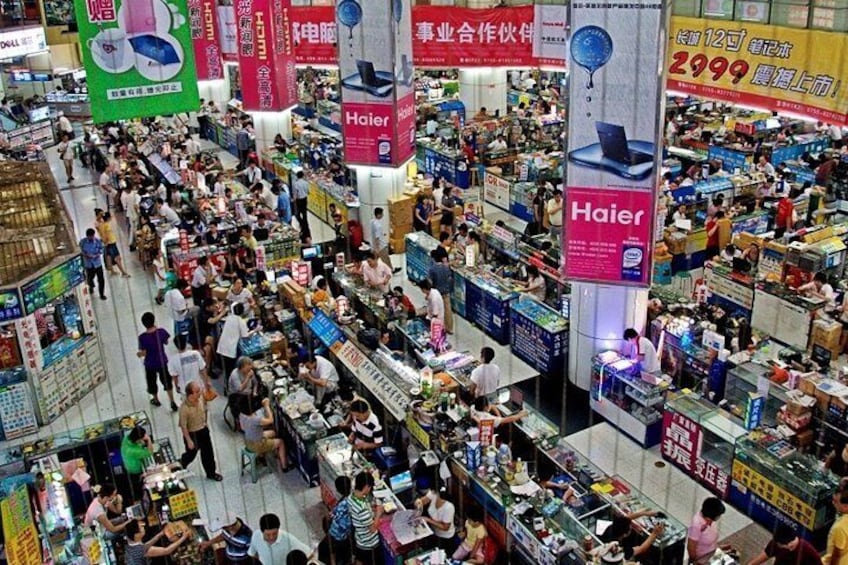 Shenzhen Private Shopping Tour with Local Shopping Guru