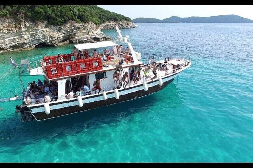 Boat tour to Kleftiko from Milos