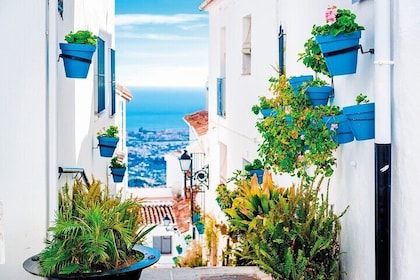 8-Day Tour to Andalusia and Relaxation on Costa del Sol