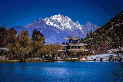 2-Day Private Lijiang Highlights Tour from Chongqing by Plane