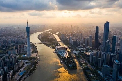 Private Guangzhou Best Day Tour with Canton Tower, Baiyun Mountain and More