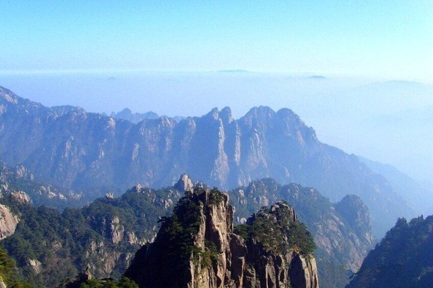 3-Day Mount Huangshan Private Tour with Hongcun Village and Tunxi Old Street
