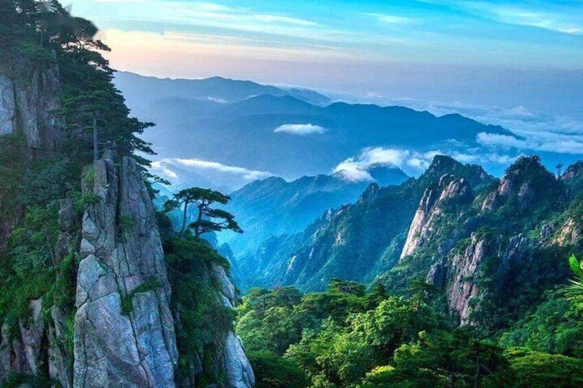 3-Day Huangshan Private Tour: Yellow Mountain, Chengkan Village and Tunxi Street