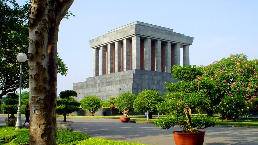 7-day Hanoi - Halong Bay - Saigon - Siemreap - Angkor Wat