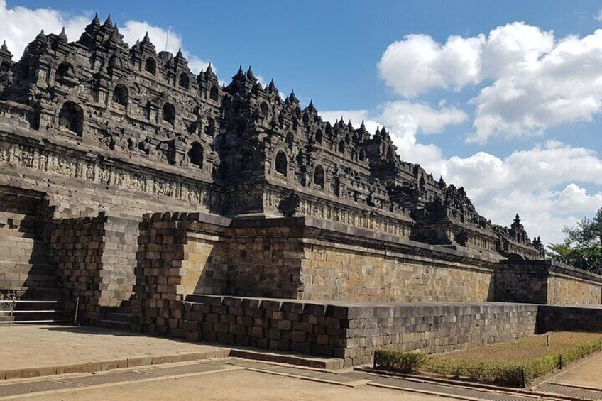 Yogyakarta Motorcycle Tour(Trip by Ojek):Puthuk Stumbu Sunrise, Borobudur Temple