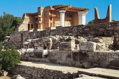 Knossos and Lassithi, full day professional guided coach tour