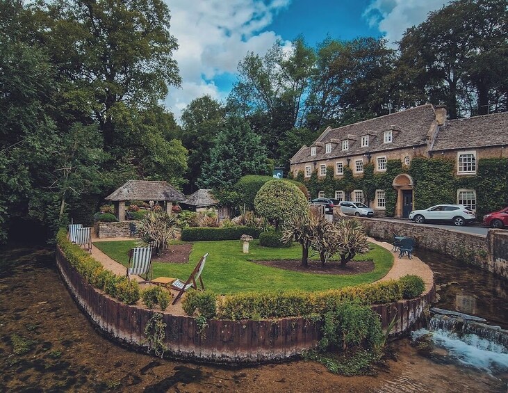 Lunch in the Cotswolds Full-Day Tour from London