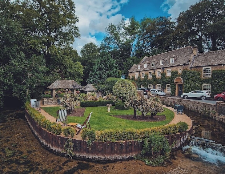 Lunch in the Cotswolds Full-Day Tour from London