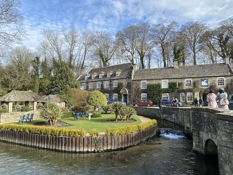 Lunch in the Cotswolds Full-Day Tour from London