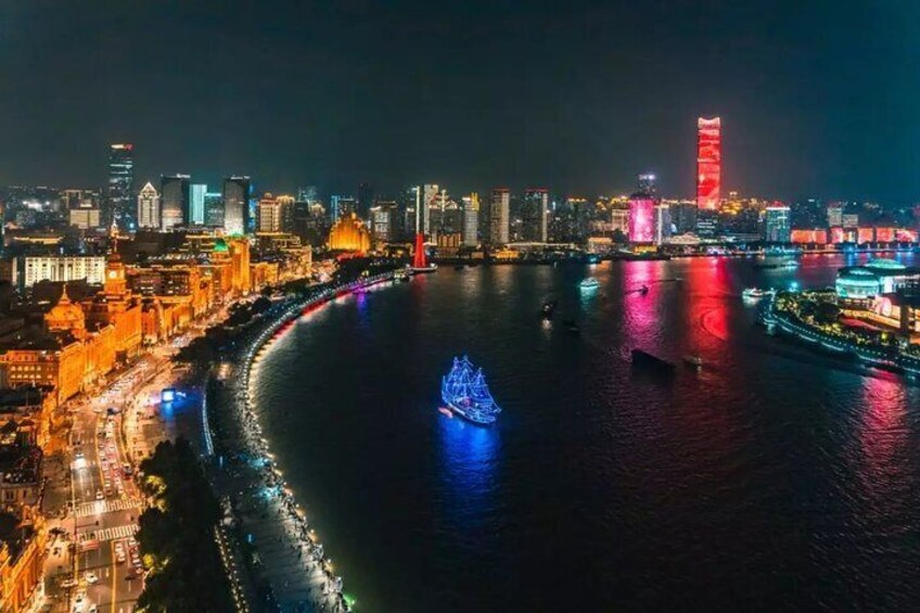 Private Night Tour with Shanghai Tower and VIP Class River Cruise