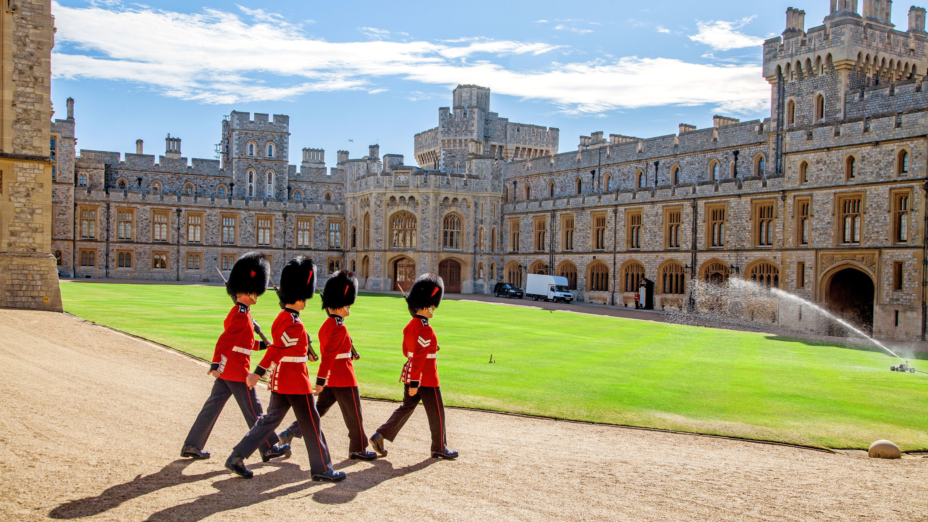 windsor castle half day tour from london