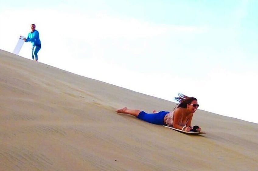 Sanboarding in Huacachina