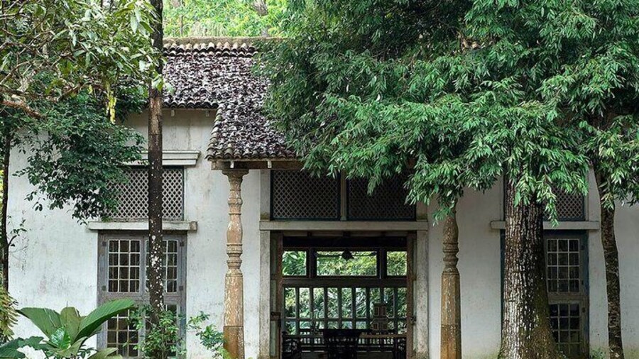 Kalutara,Lunuganga & Brief Garden Tour from Colombo