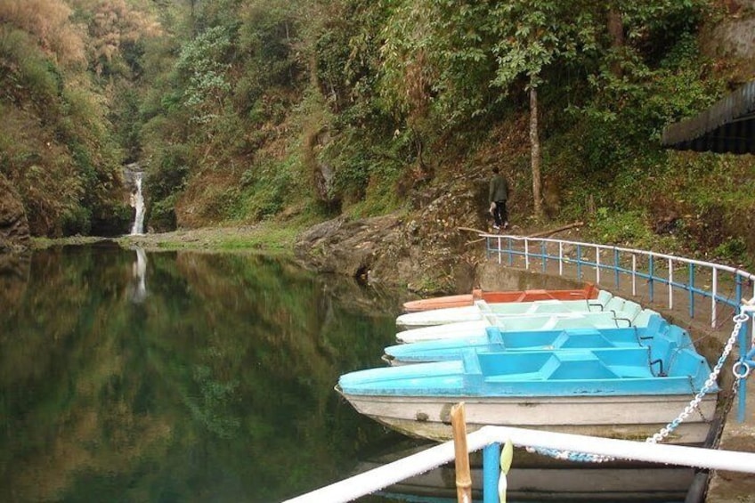 If you want to have the best time of your life, you can paddle on a boat in the sunny day.