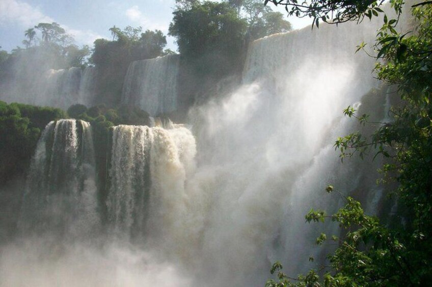 Iguazú Argentine Falls with Jungle Walk and Boat