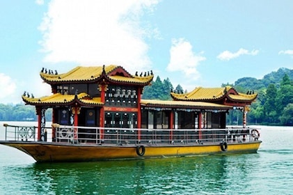 West Lake Private Tour with Boat Ride and Enduring Memories Night Show VIP ...
