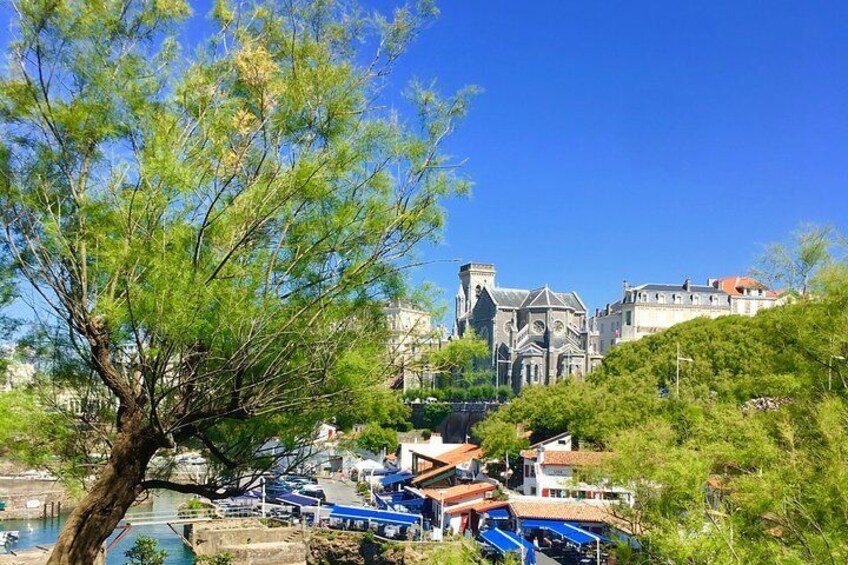 The fishermen's port and the Sainte-Eugénie church