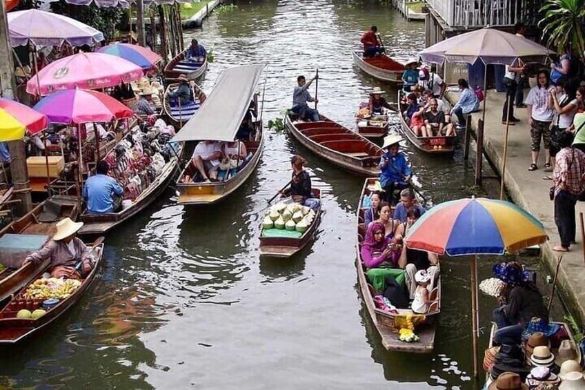 Private Amphawa Floating Market and Maeklong Railway Market Fireflies Day Tour