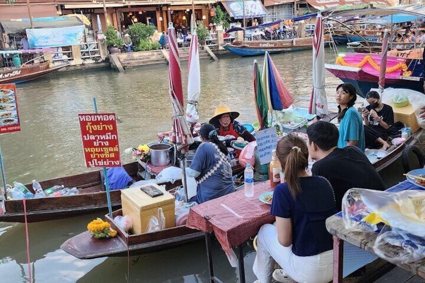 Private Amphawa Floating Market and Maeklong Railway Market Fireflies Day Tour