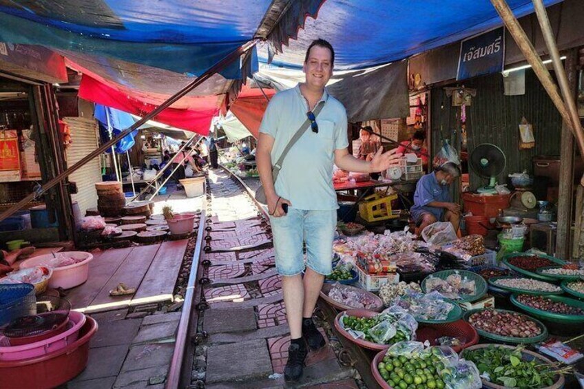 Private Amphawa Floating Market and Maeklong Railway Market Fireflies Day Tour