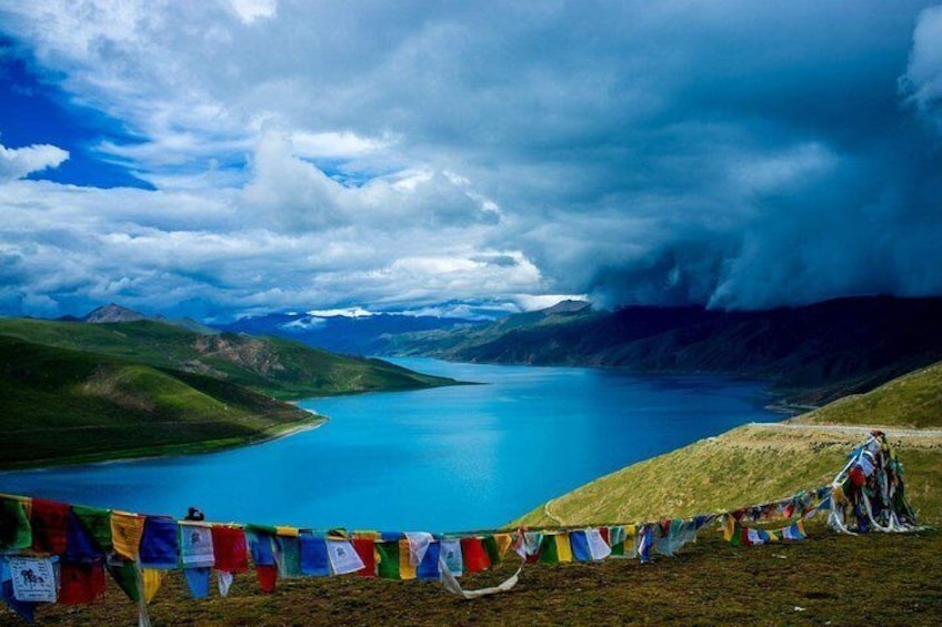 6-Day Small Group Lhasa, Yamdrok Lake and Shigatse City Tour