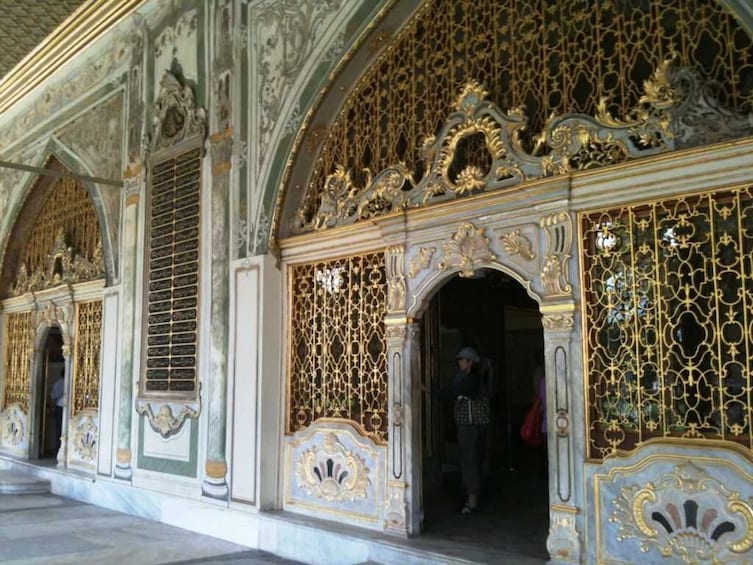 Ottoman Royal Tour at the Topkapi Palace - Skip the Line