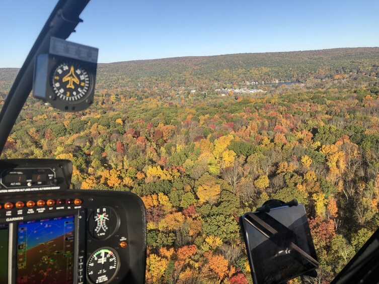 Couple's Private Autumn Helicopter Tour From Westchester